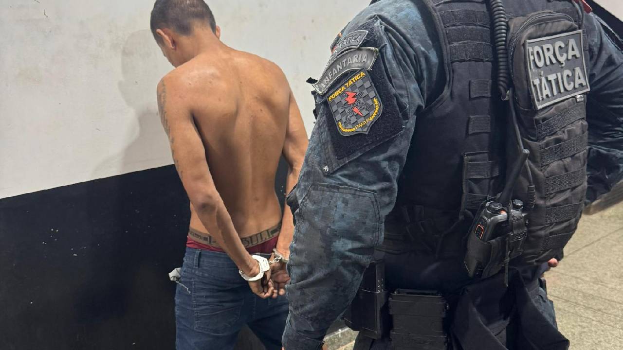 Força Tática detém suspeito reincidente com drogas prontas para venda na Zona Norte