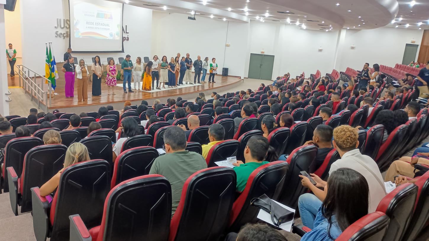 Governo do Amapá acolhe novos servidores da educação e apresenta panorama da rede estadual de ensino