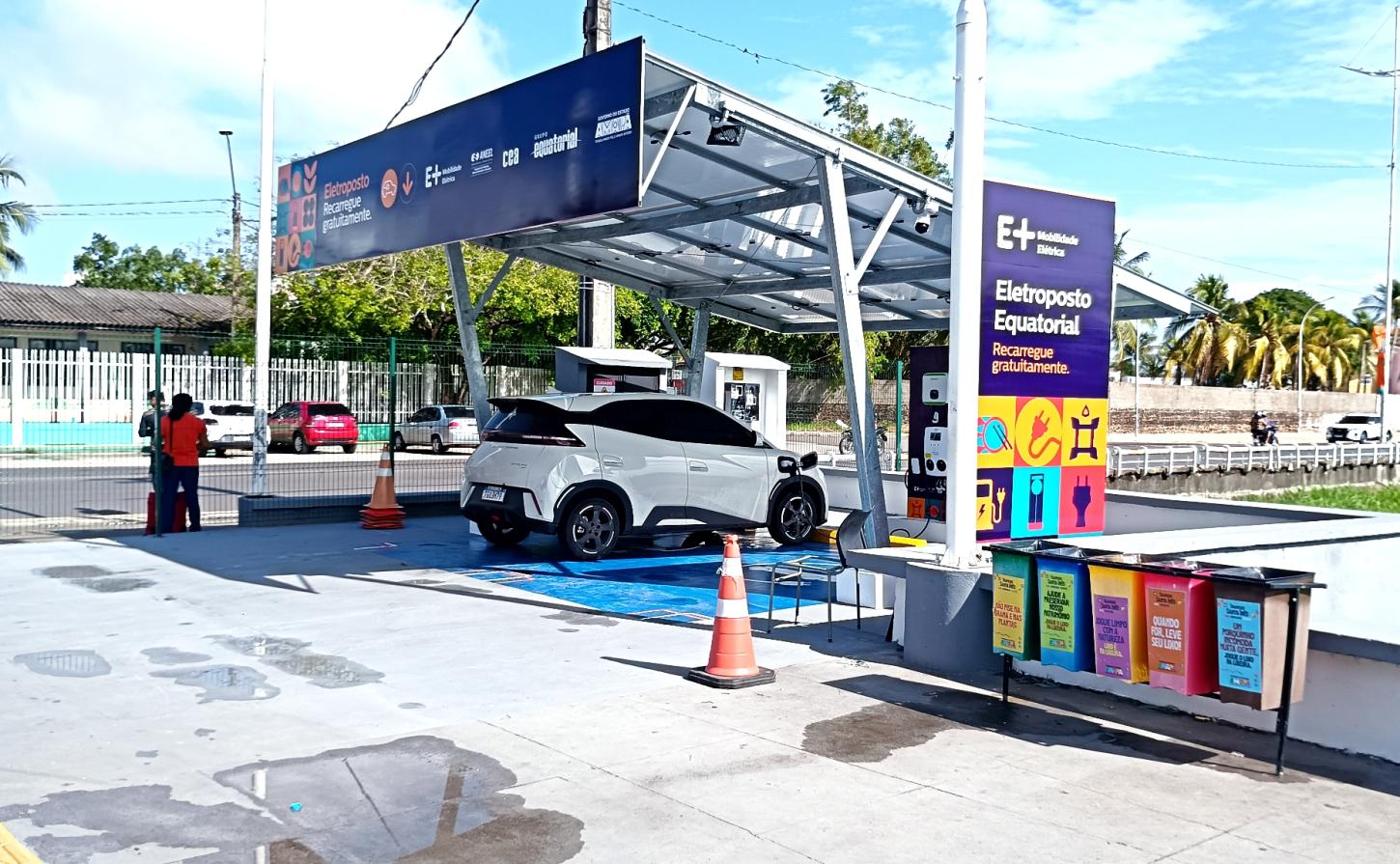 Governo do Amapá e CEA Equatorial inauguram primeiro eletroposto com energia solar no Trapiche do Santa Inês