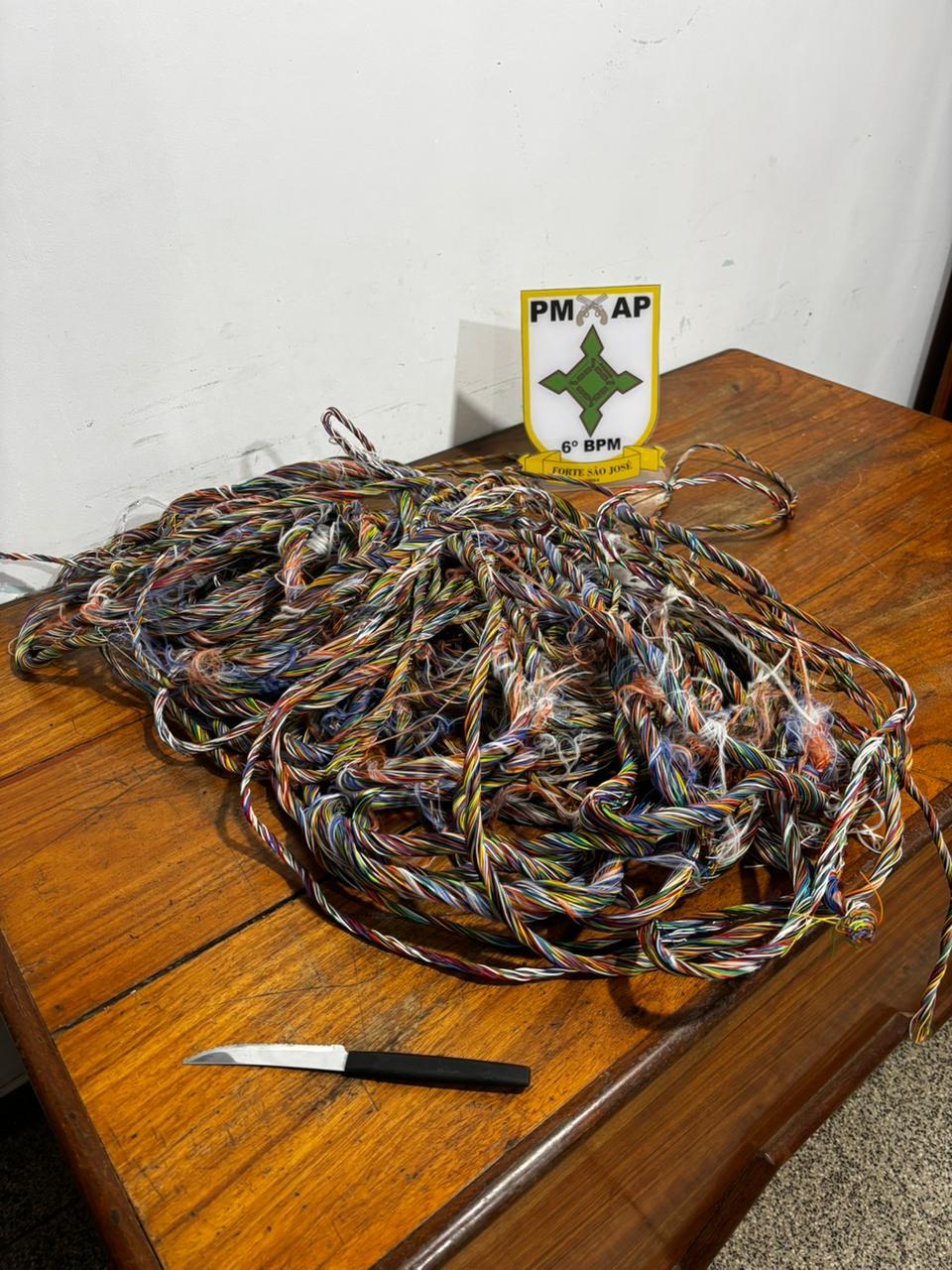 Homem é preso após furtar cabos de internet e deixar 180 residências sem conexão em Macapá