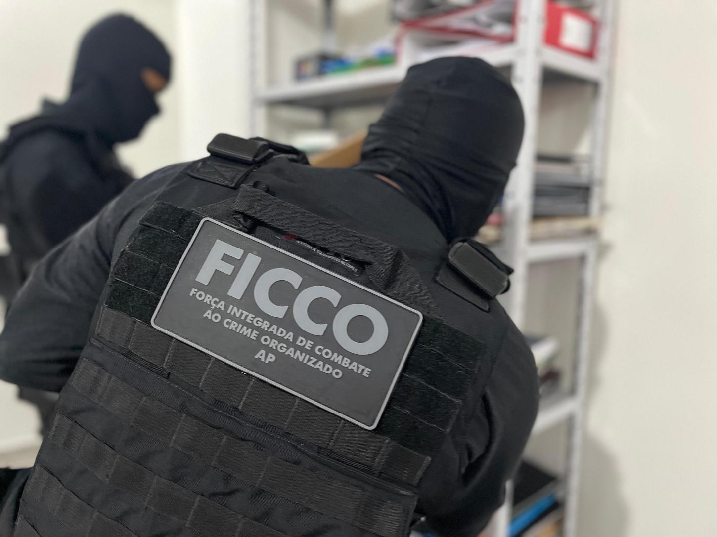 Advogado suspeito de facilitar comunicação entre faccionados é preso pela FICCO/AP