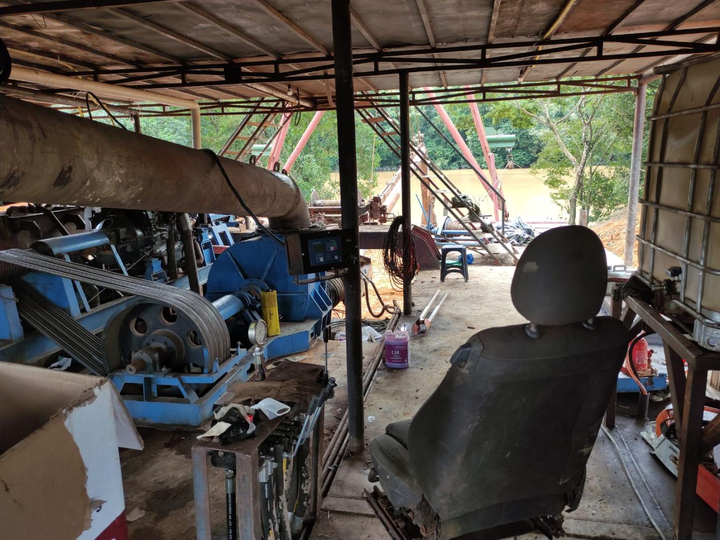 PF prende homem por operar draga de garimpo ilegal no Rio Cassiporé