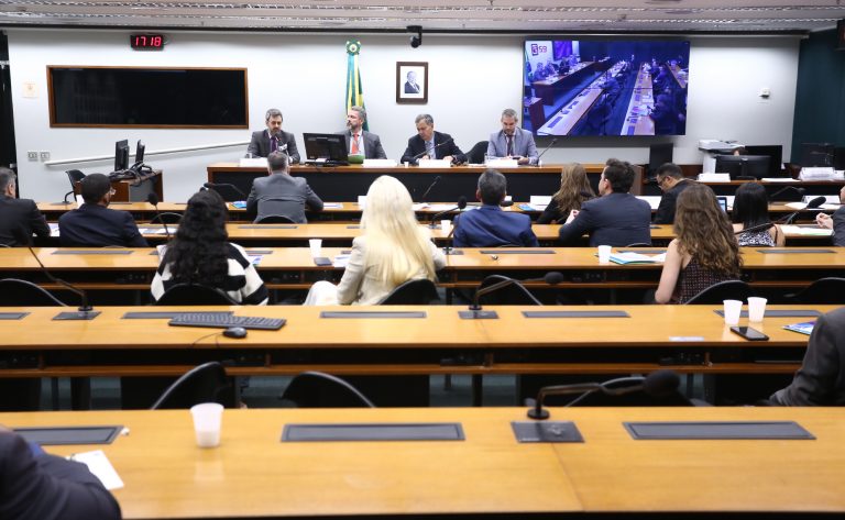 Gestores apontam as compras públicas como instrumento estratégico da reindustrialização do Brasil