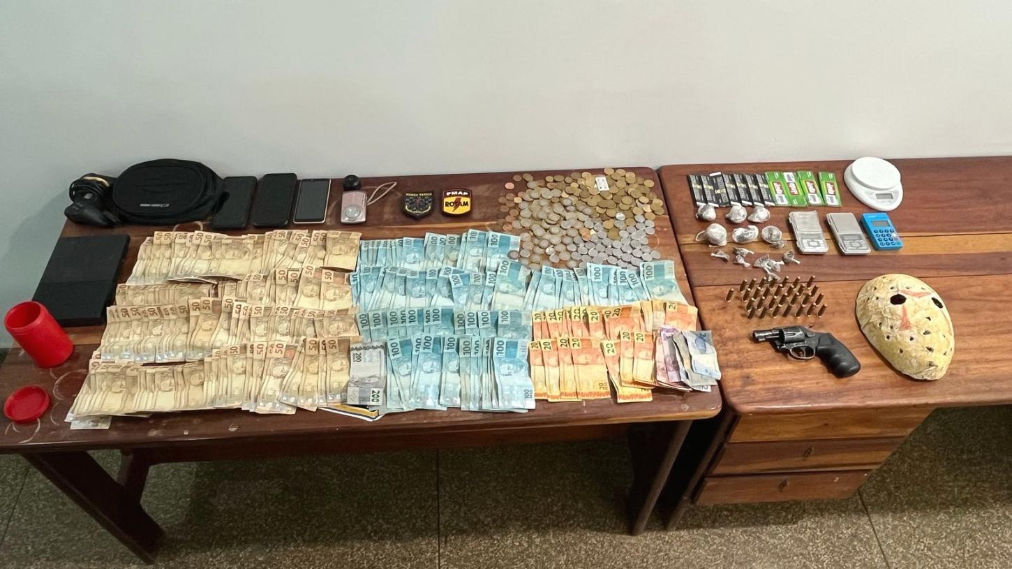 Criminosos faccionados são presos com drogas, arma e R$ 17 mil em operação em Serra do Navio