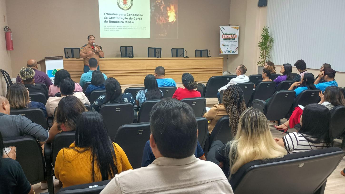 Evento orienta escolas particulares de Macapá sobre regularização junto ao sistema municipal de ensino