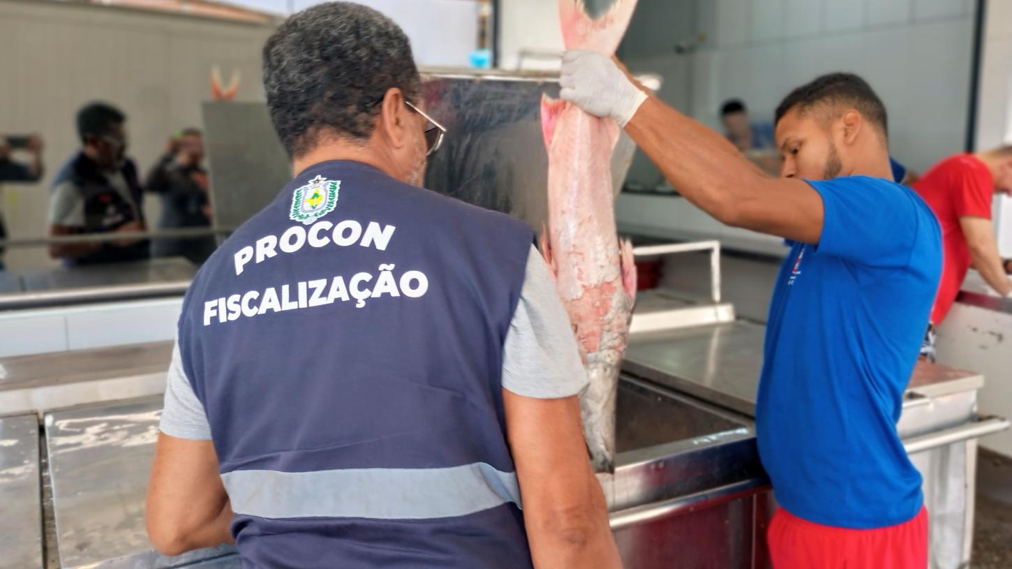 Terceira etapa da 'Operação Semana Santa' do Procon-Ap é concluída com ações em peixarias e mercados