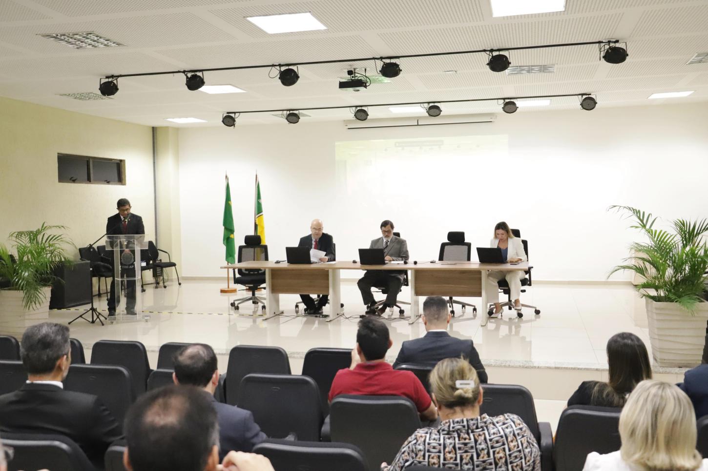 TRE-AP retotaliza votos de 2022 e define novos deputados federais após decisão do STF