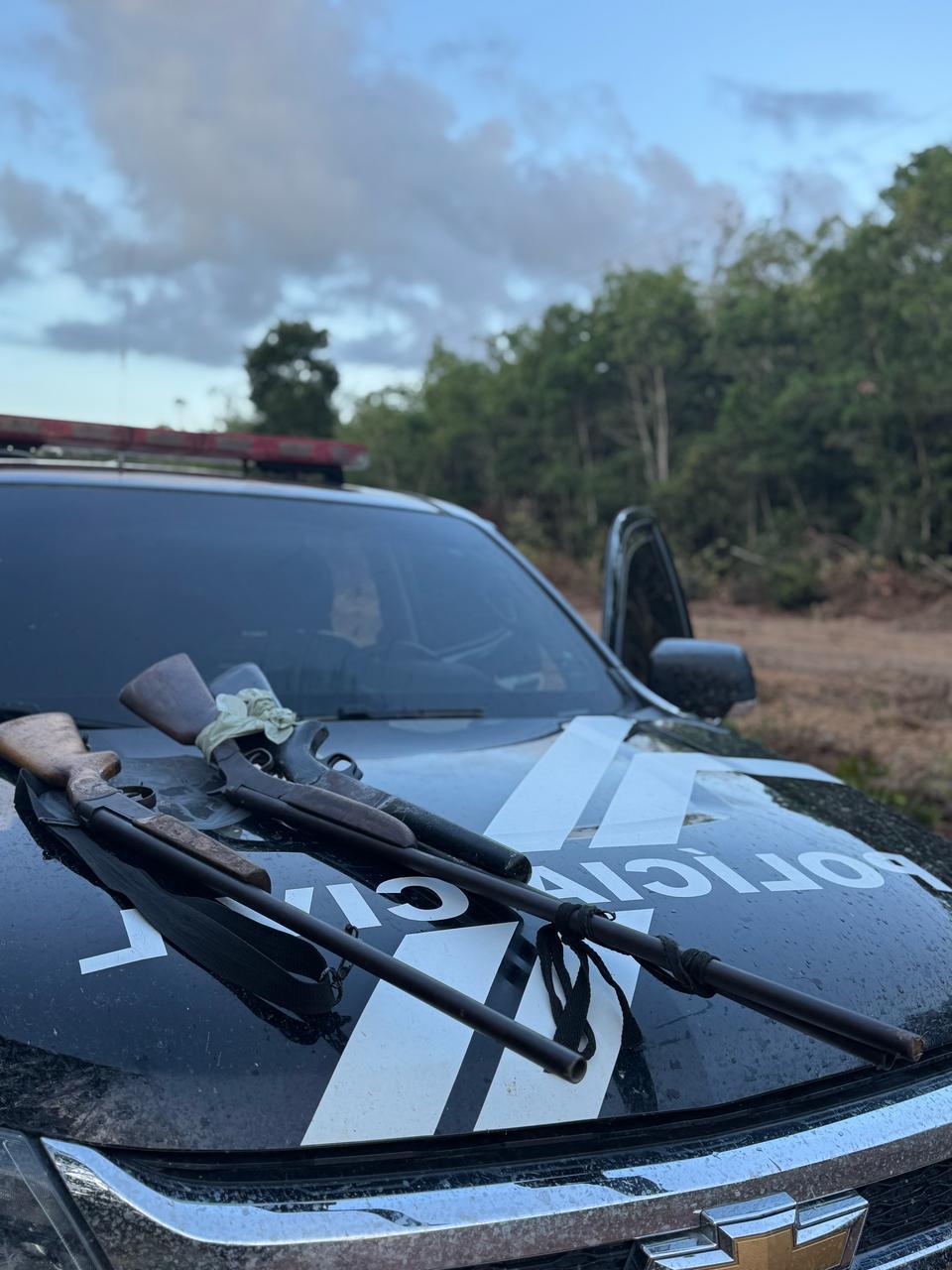 Homem é preso com arma e Polícia Civil apreende três espingardas em assentamento rural
