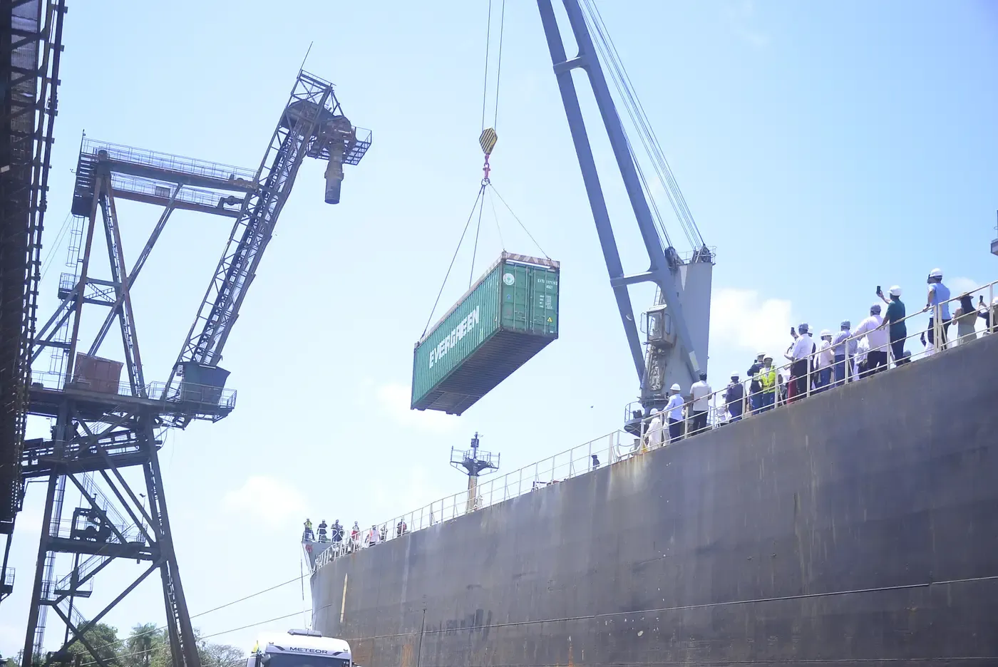 Porto de Santana recebe primeiro navio da rota direta com a China