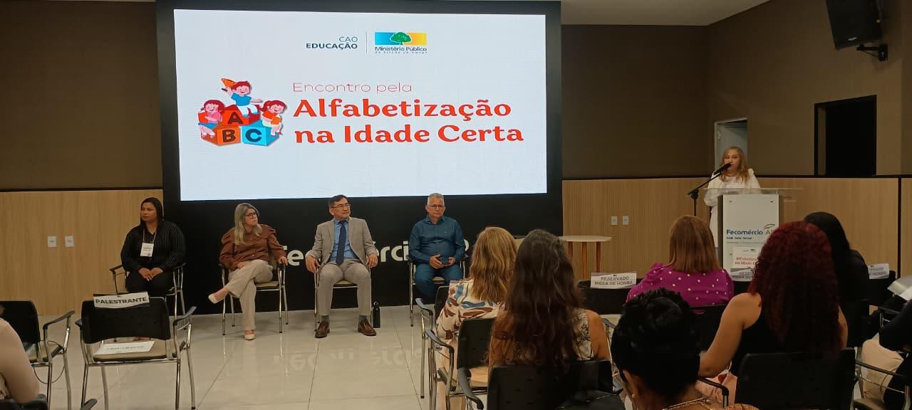 MP-AP reúne gestores para fortalecer alfabetização de crianças até os sete anos