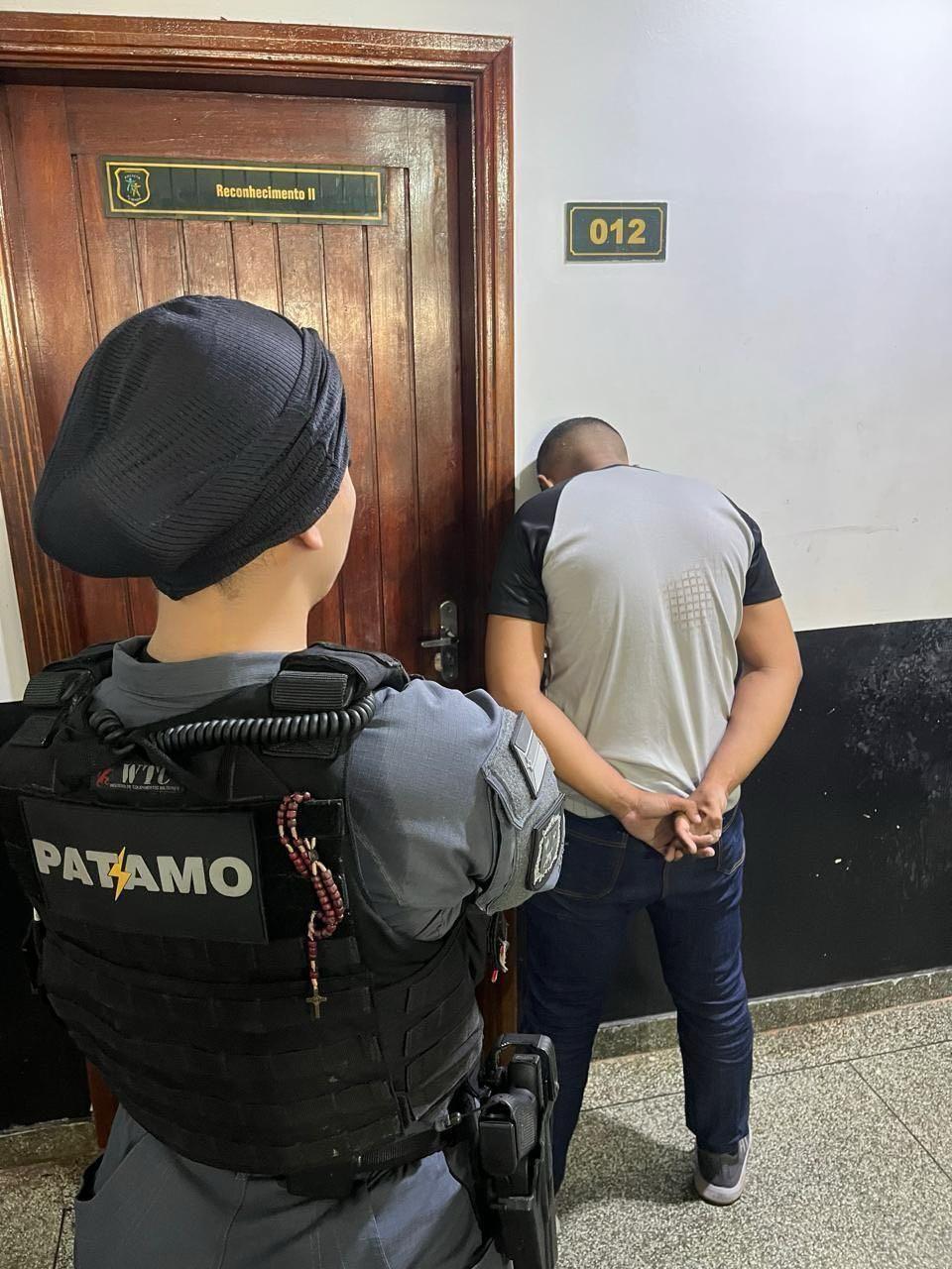 Curiosidade termina em prisão: homem vai à Patamo e descobre mandado por tráfico