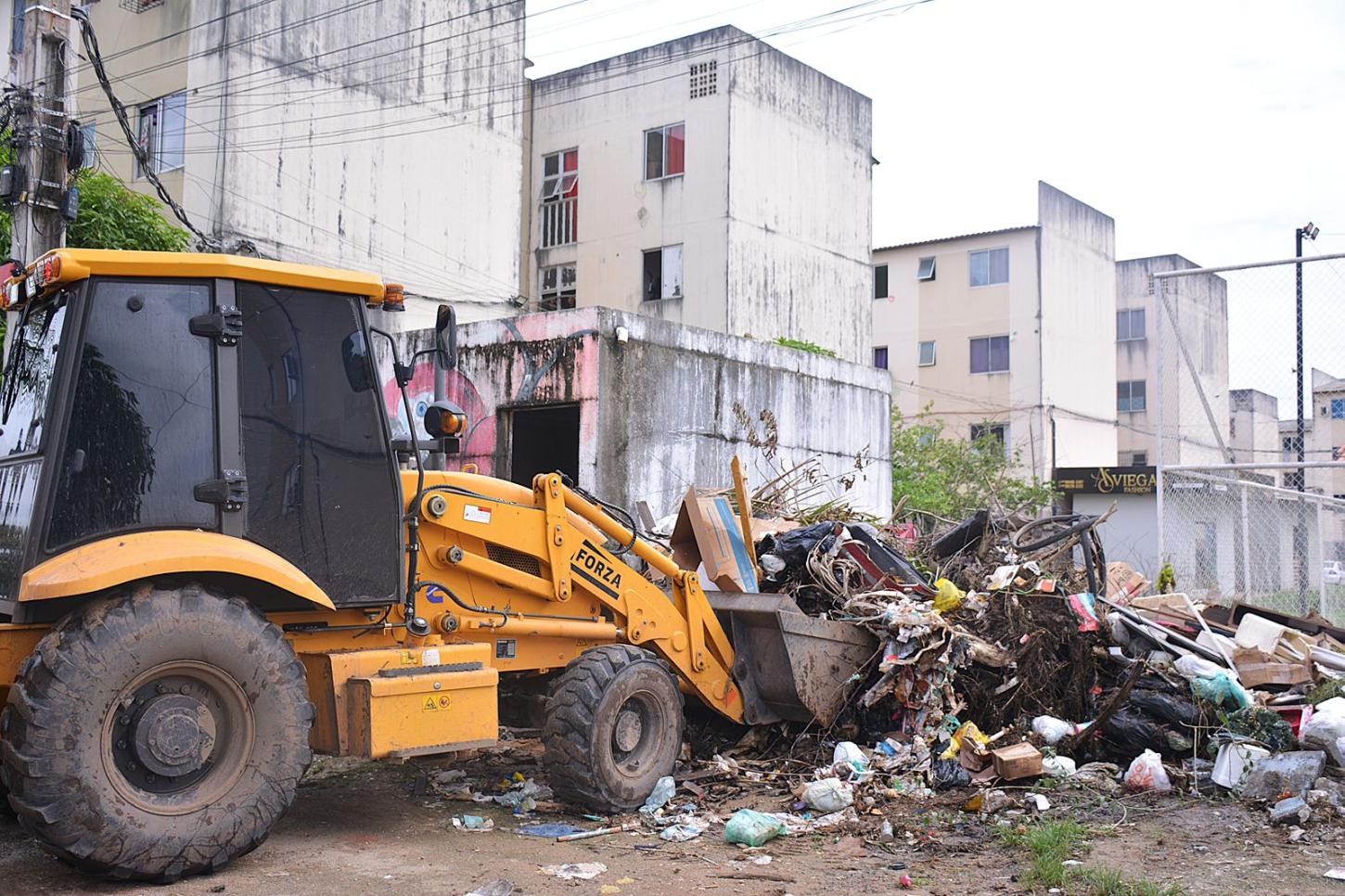 Mutirão da Prefeitura intensifica serviços e leva melhorias ao Macapaba