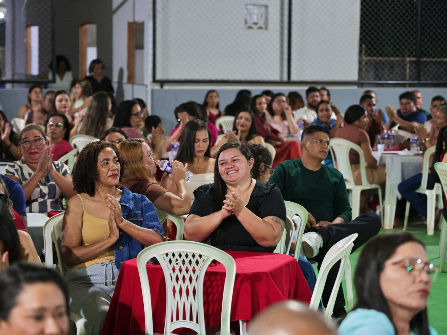 Profissionais da rede municipal de ensino participaram da programação promovida pela Prefeitura de Pedra Branca do Amapari em reconhecimento à dedicação dos educadores.